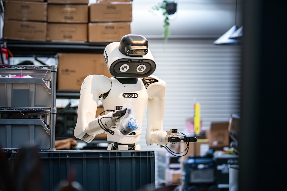 Robot.com